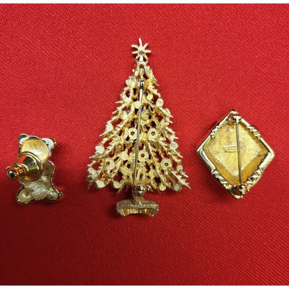 Christmas Pins/ Brooches Set of 3 Christmas Tree, Teddy Bear & Gift Pins - Picture 6 of 12